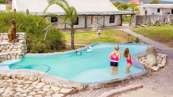 Outdoor pool, pool loungers
