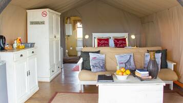 Luxury Tent, 1 Double Bed with Sofa bed | Premium bedding, in-room safe, blackout curtains, iron/ironing board