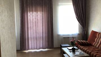 Studio, salle de bains privée | Bureau, fer et planche à repasser, Wi-Fi gratuit, draps fournis