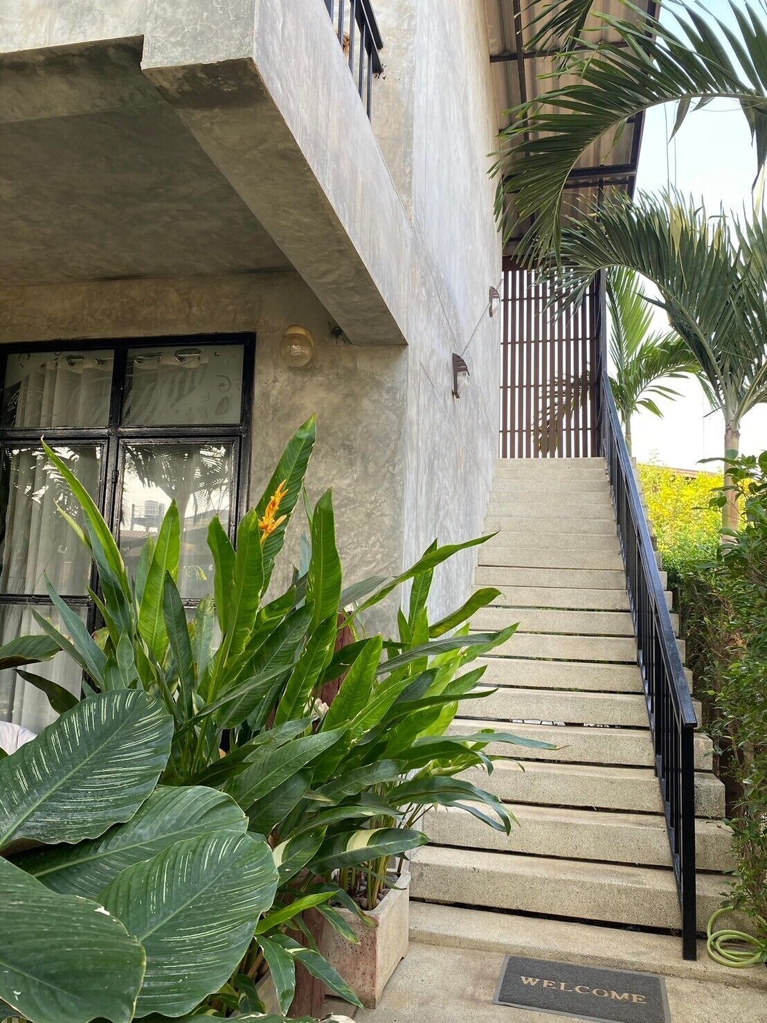 ด้านหน้าที่พัก