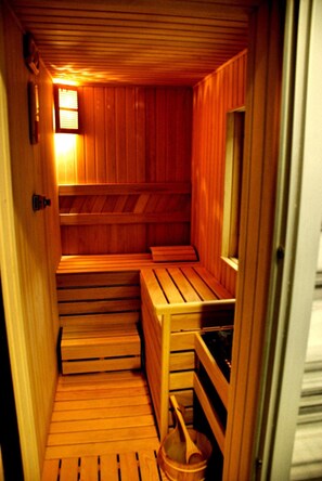 Sauna, hot springs/mineral springs