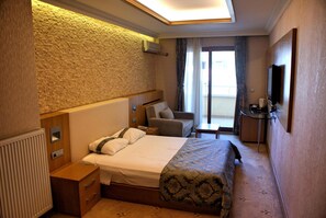 Minibar, in-room safe, soundproofing, free WiFi