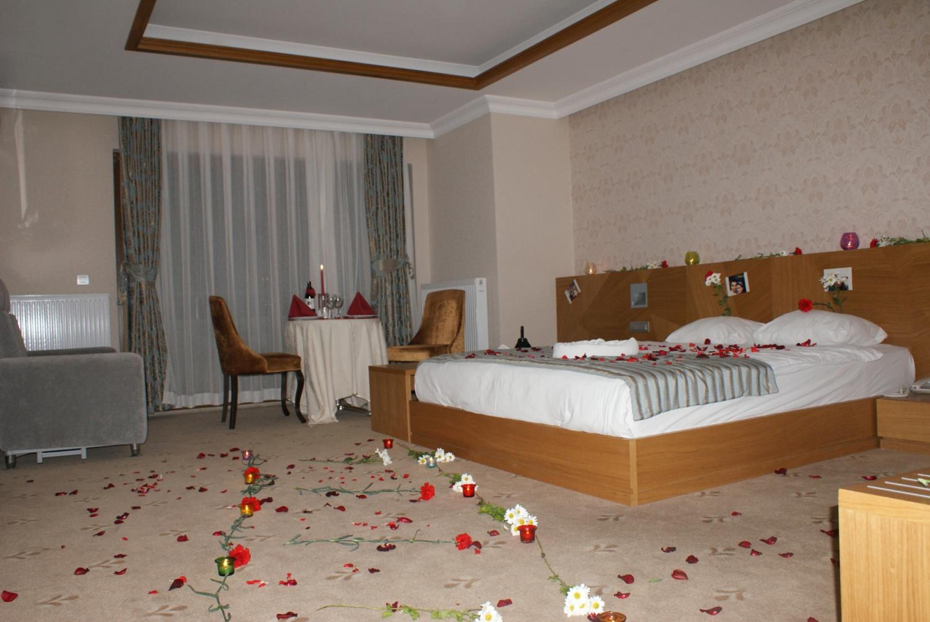 Minibar, in-room safe, soundproofing, free WiFi