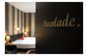 Standard Double Room | 8 bedrooms, minibar, individually decorated, individually furnished - Hotel Restaurant Vous lé Vous (Hasselt)