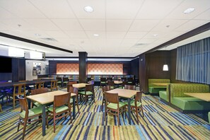Free daily continental breakfast  - Fairfield Inn & Suites Savannah SW/Richmond Hill (Richmond Hill)