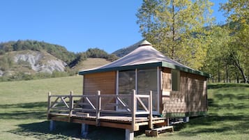 Chalet, 2 Bedrooms (Côté pré) | Teres/patio