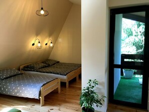 Family Quadruple Room (Magdalena) | Free WiFi, bed sheets