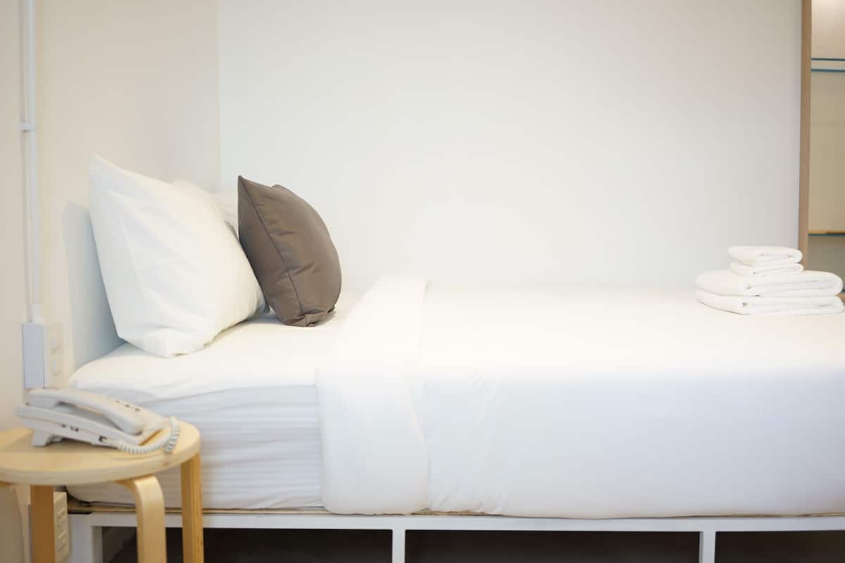 Deluxe Ground Floor | Desk, free WiFi, bed sheets