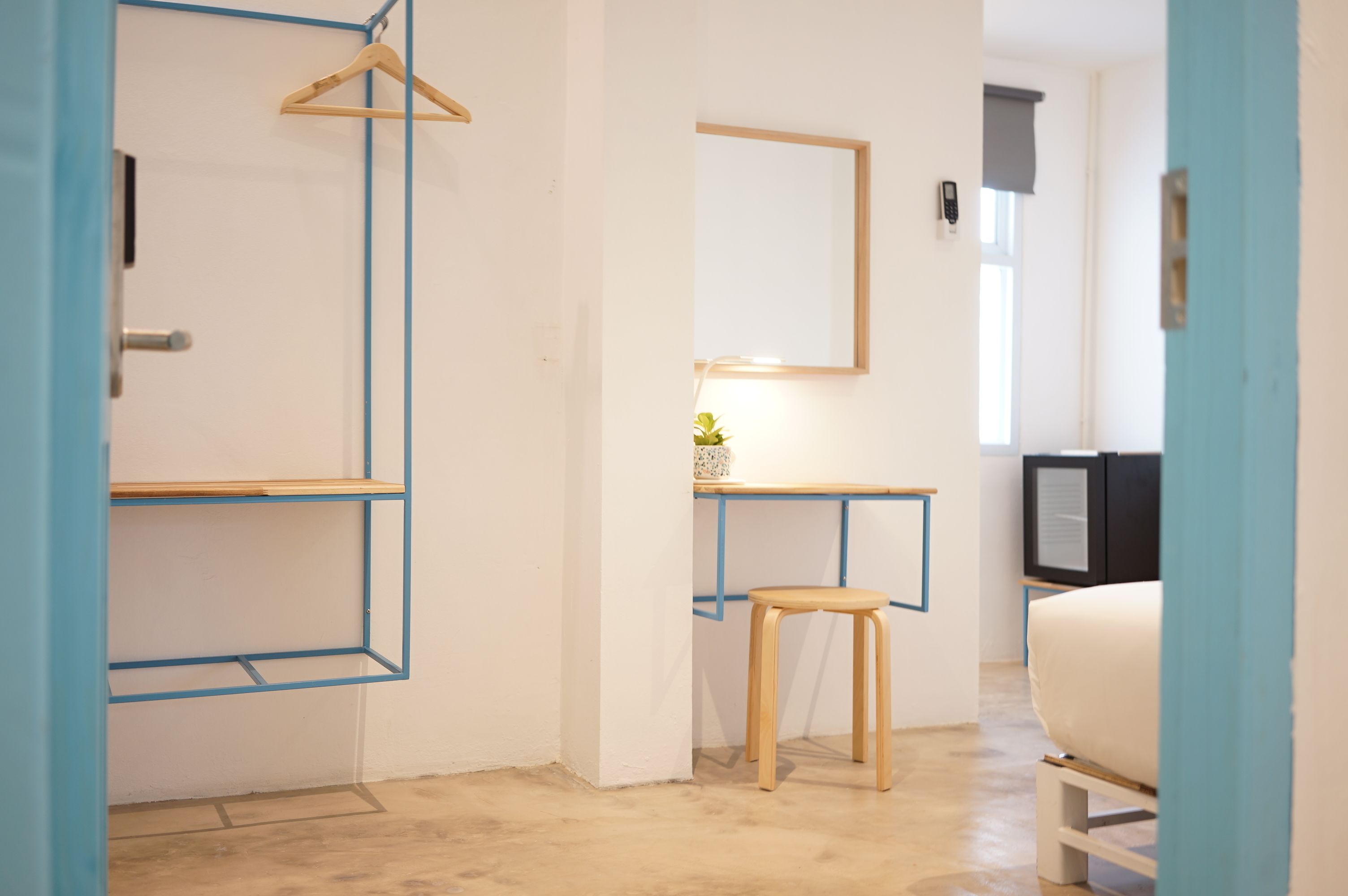 deluxe upper floor | room amenity