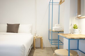 Deluxe Upper Floor | Desk, free WiFi, bed sheets