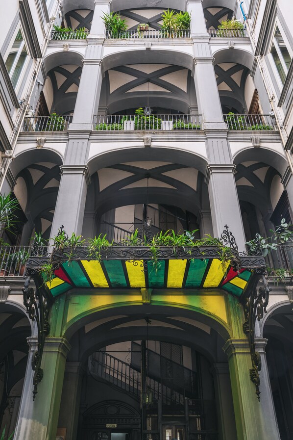 Mặt tiền nơi lưu trú