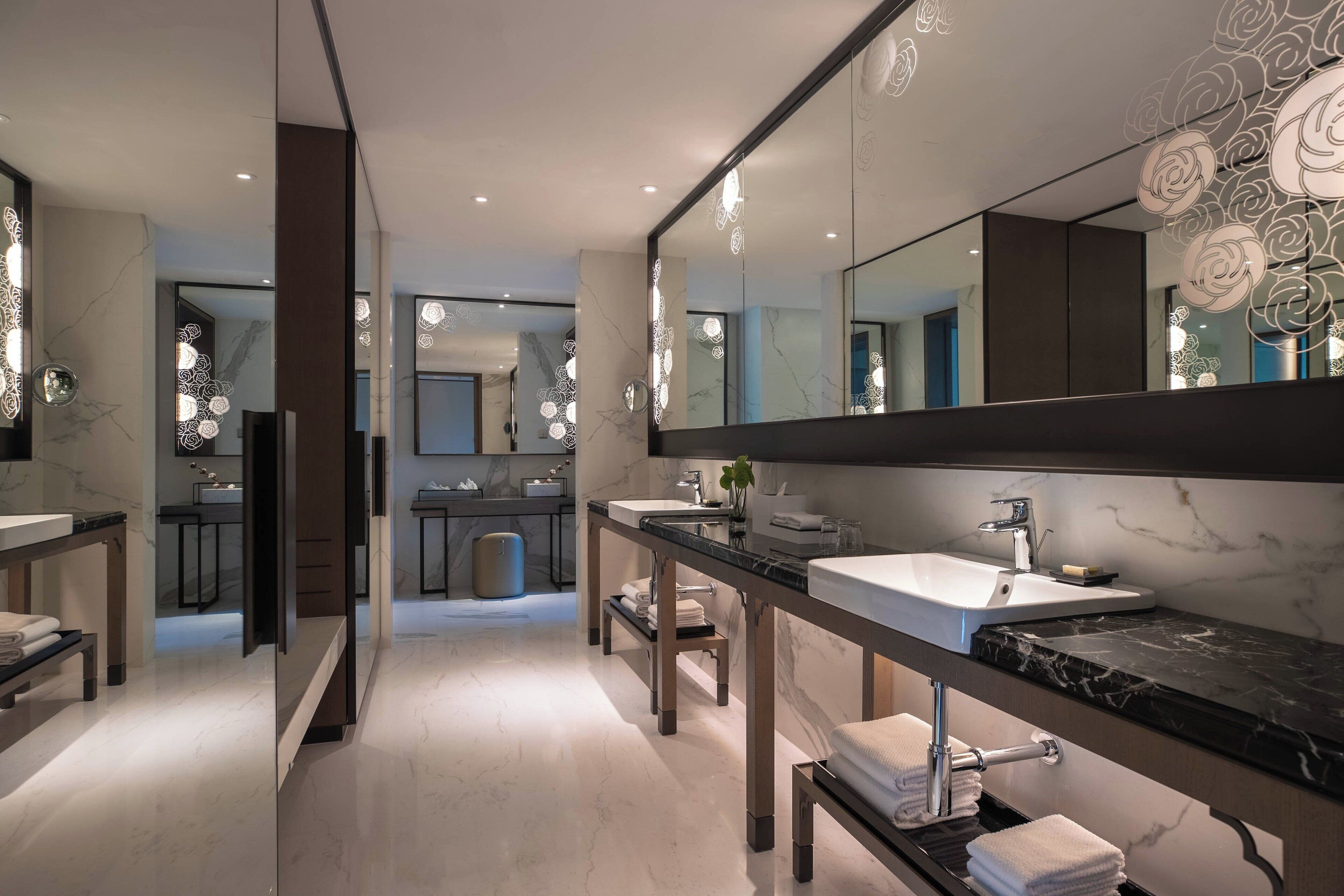 separate bathtub and shower, deep-soaking bathtub, rainfall showerhead