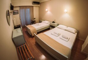 Basic Triple Room, Accessible | Desk, iron/ironing board, free WiFi, bed sheets - King Pyrros (Ioannina)