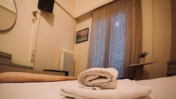 Basic Double Room, Accessible | Desk, iron/ironing board, free WiFi, bed sheets