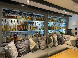 Bar (en la propiedad)