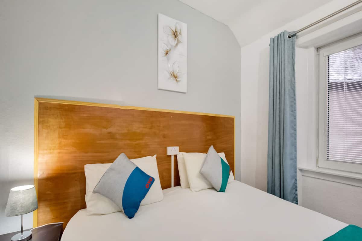 economy twin room, 2 single beds | 1 bedroom, premium bedding, individually decorated