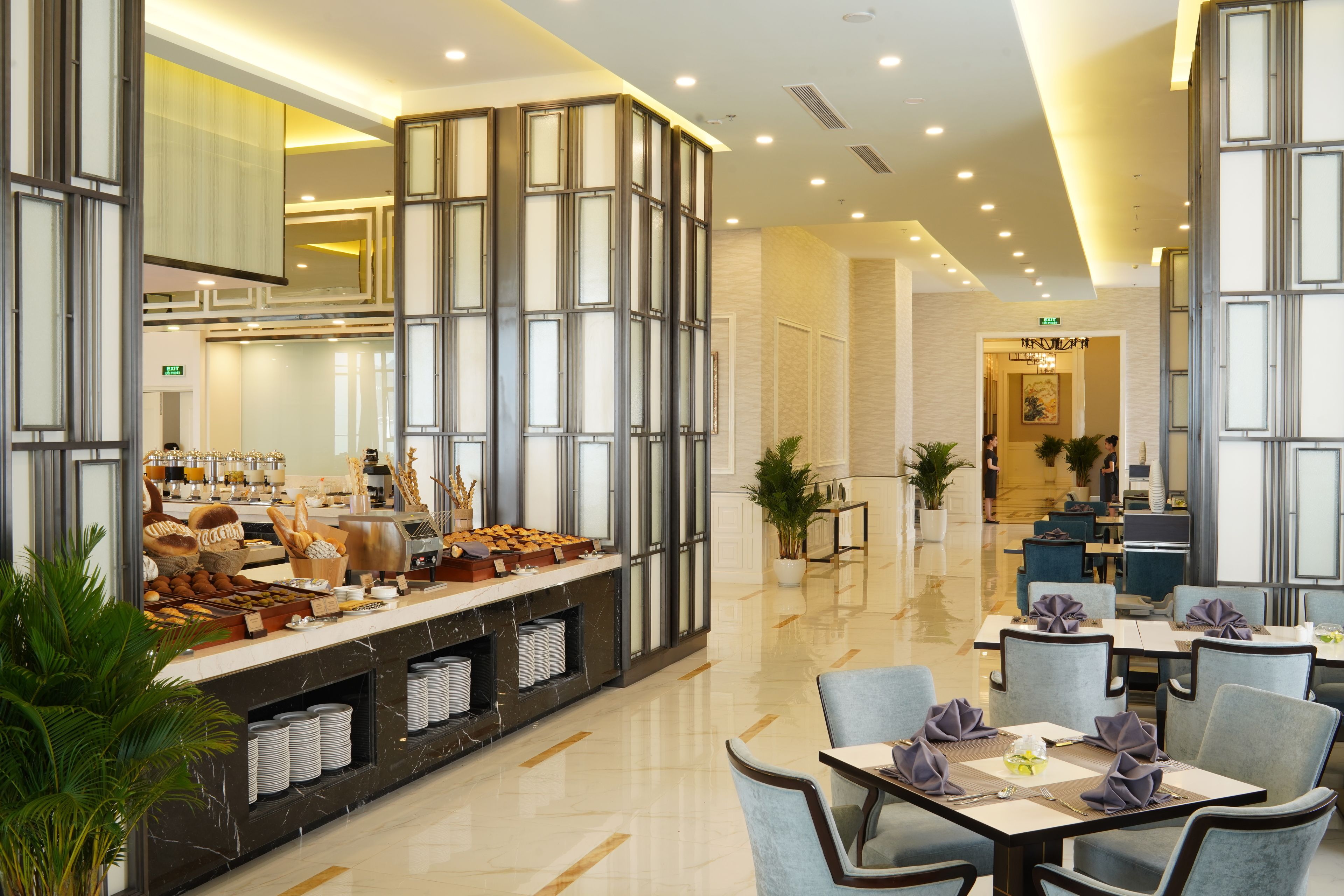 2 restaurants, breakfast, lunch served; local and international cuisine