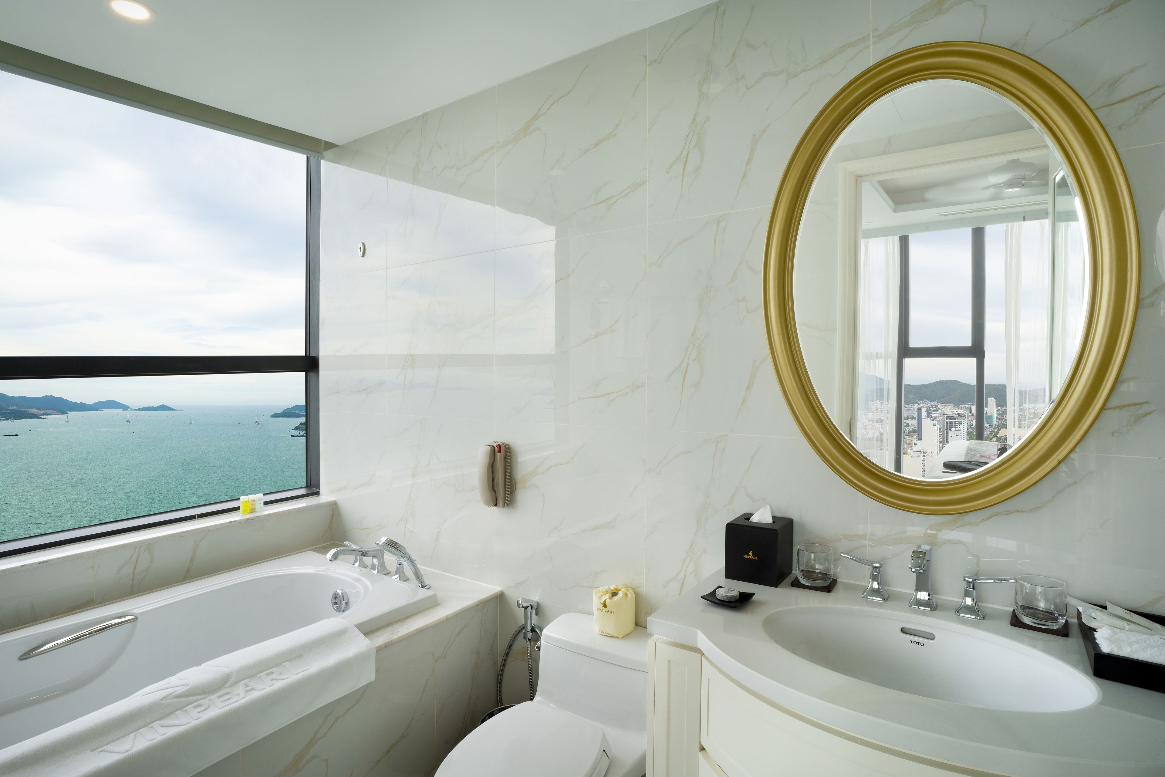 2 bedrooms, ocean view | bathroom | free toiletries, hair dryer, slippers, towels