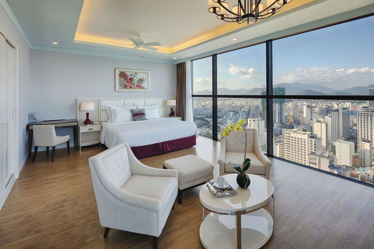 Minibar, in-room safe, desk, blackout curtains