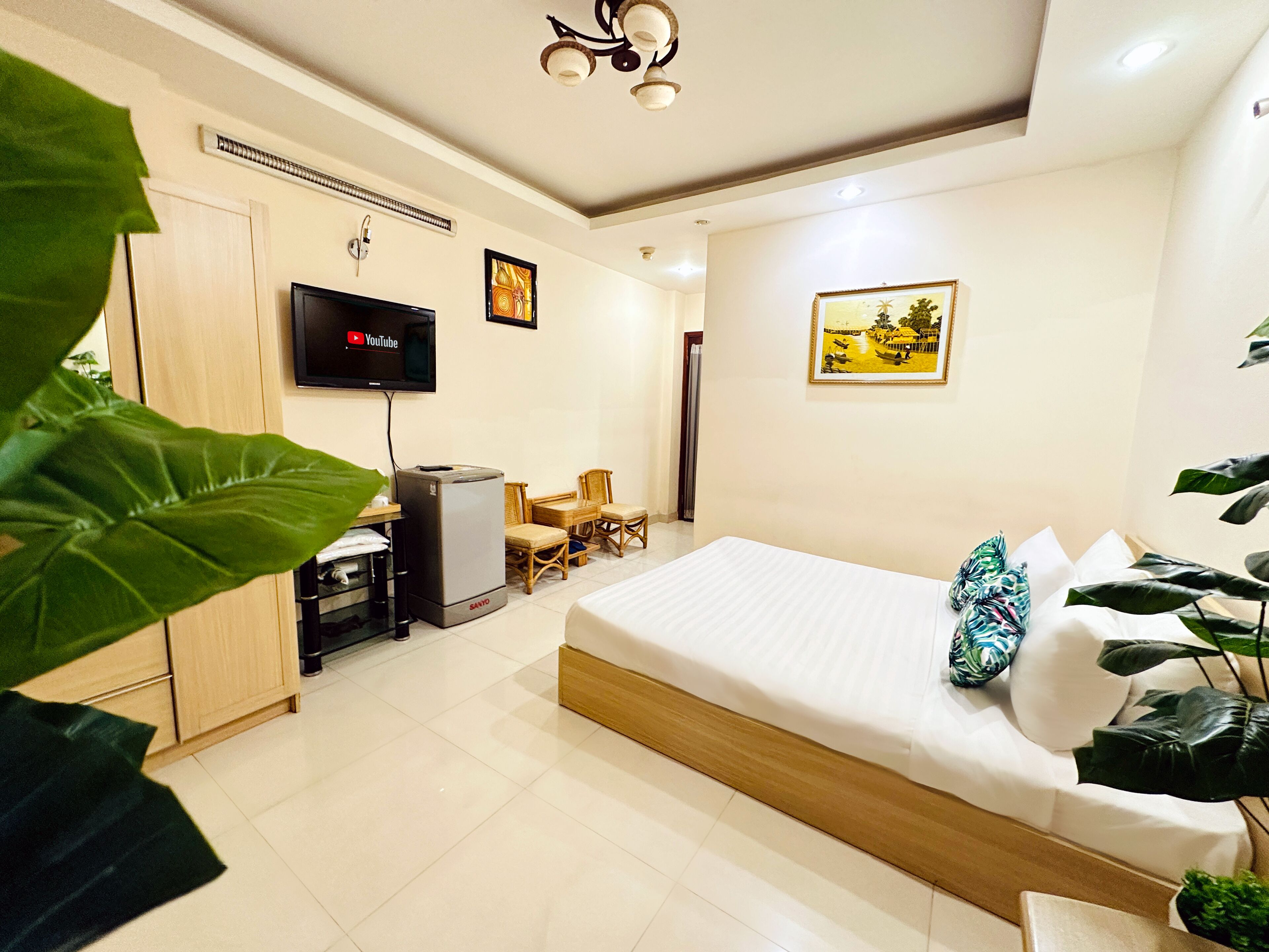 superior room | minibar, in-room safe, desk, soundproofing