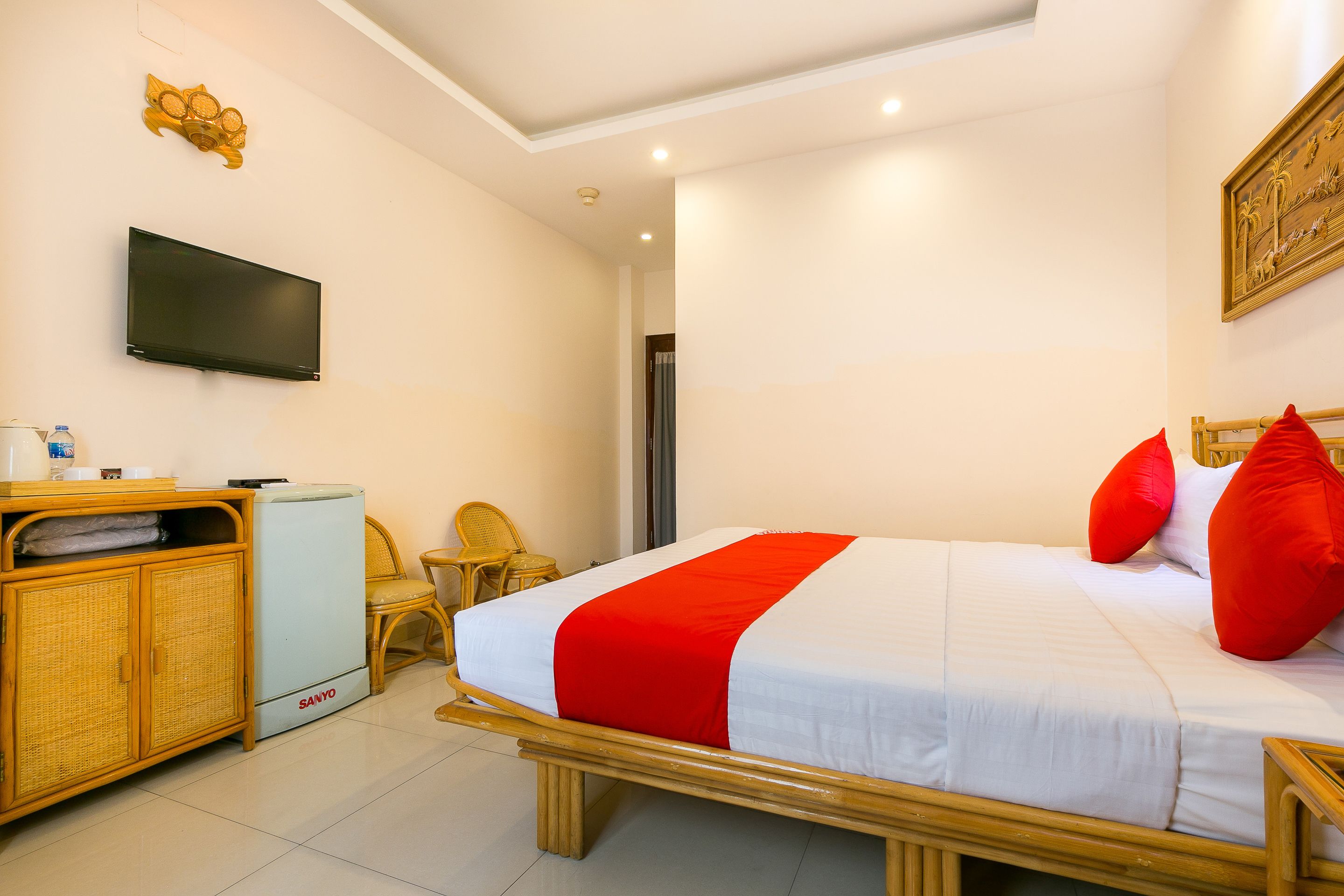 superior room | minibar, in-room safe, desk, soundproofing