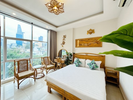 Premium Double Room | Minibar, in-room safe, desk, soundproofing