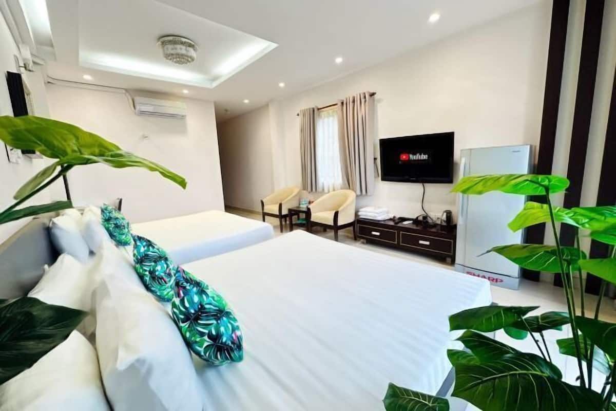 Minibar, in-room safe, desk, soundproofing