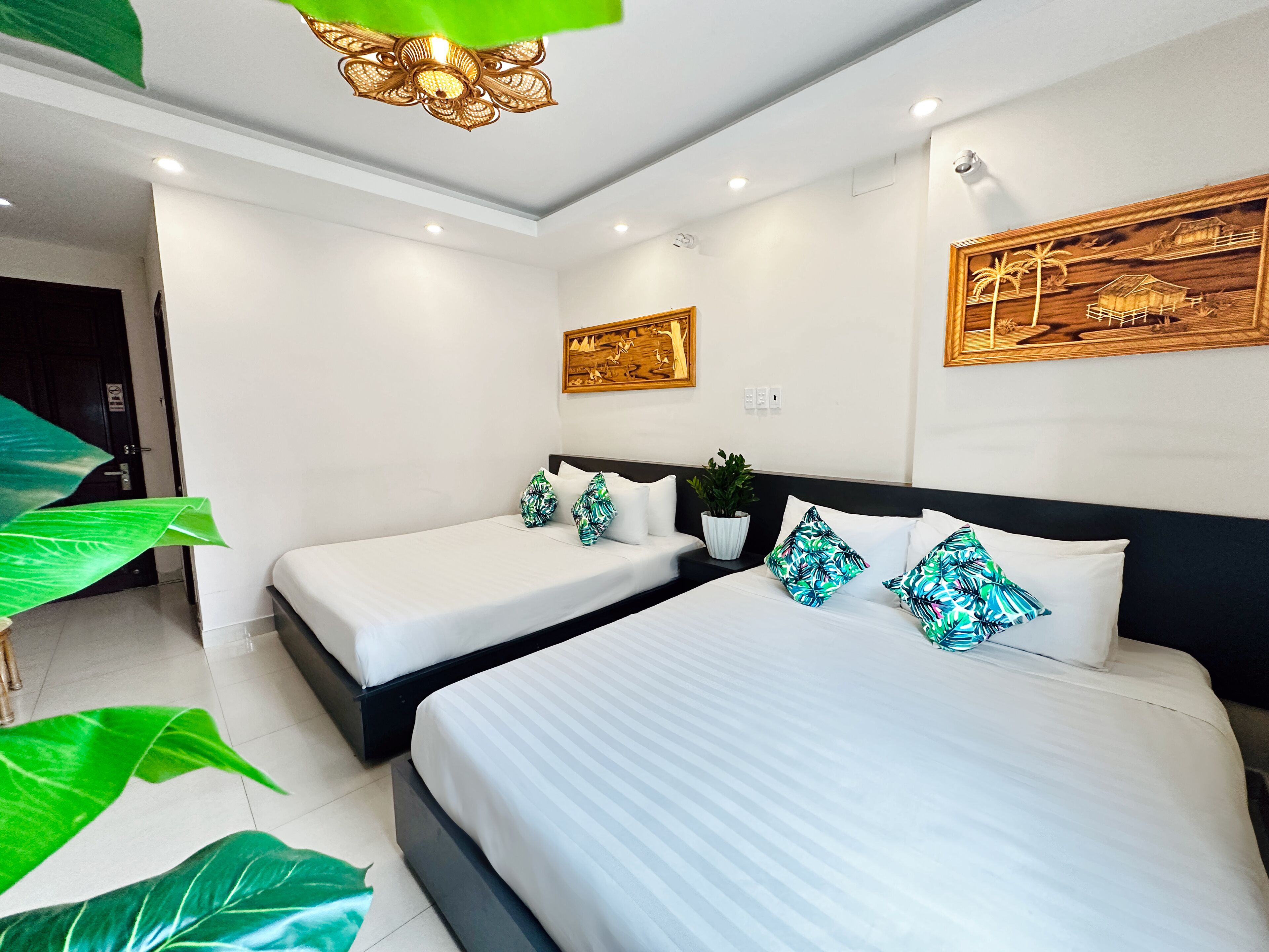 family quadruple room | minibar, in-room safe, desk, soundproofing