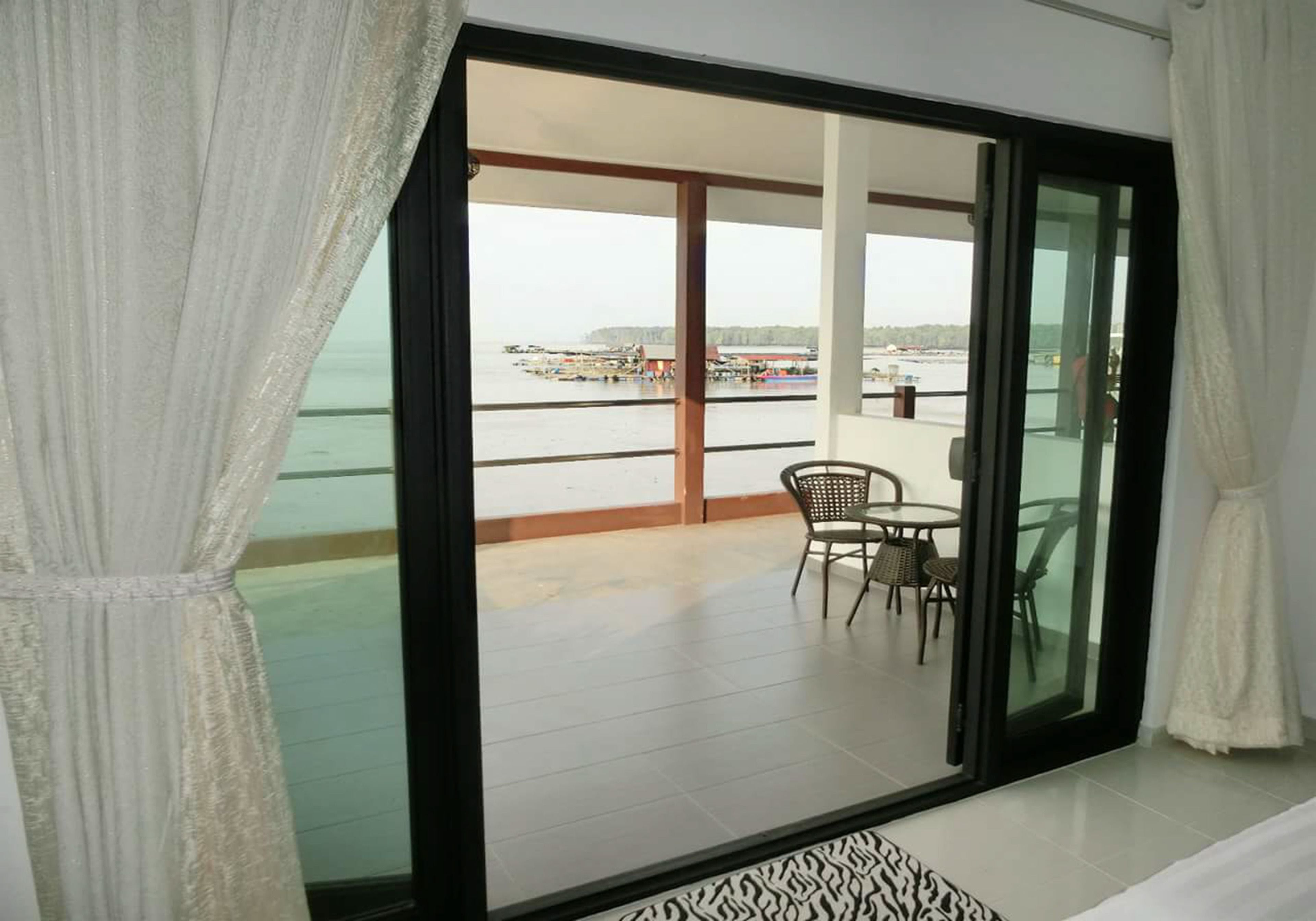 Habitació, 2 llits de matrimoni, planta baixa | Terrassa o pati