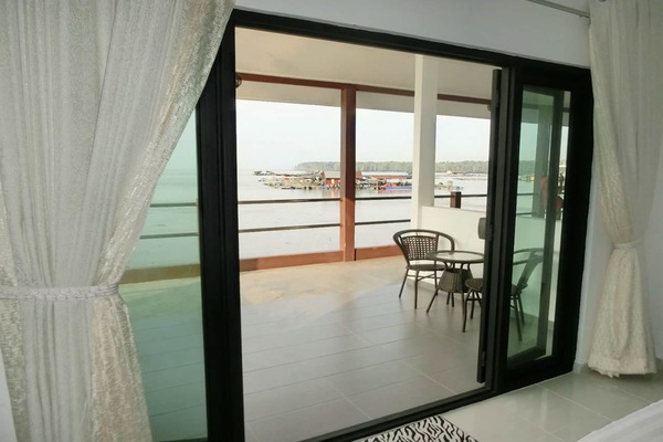 Room, 2 Queen Beds, Ground Floor | Terrace/patio