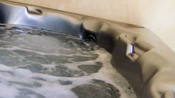 室內 SPA 浴池