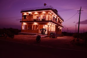 Fachada de la propiedad