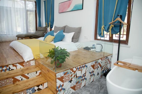 Design Double Room | Free WiFi