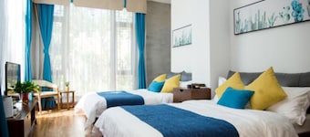 Yiyun Chunshe Meisu Hebi