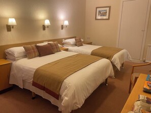 家庭客房, 獨立浴室 (Family Triple) | 獨特設計、獨特裝修、遮光窗簾/窗簾、熨斗/熨衫板