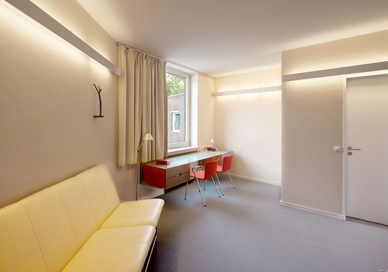 basic double room | hypo-allergenic bedding, desk, blackout curtains, rollaway beds