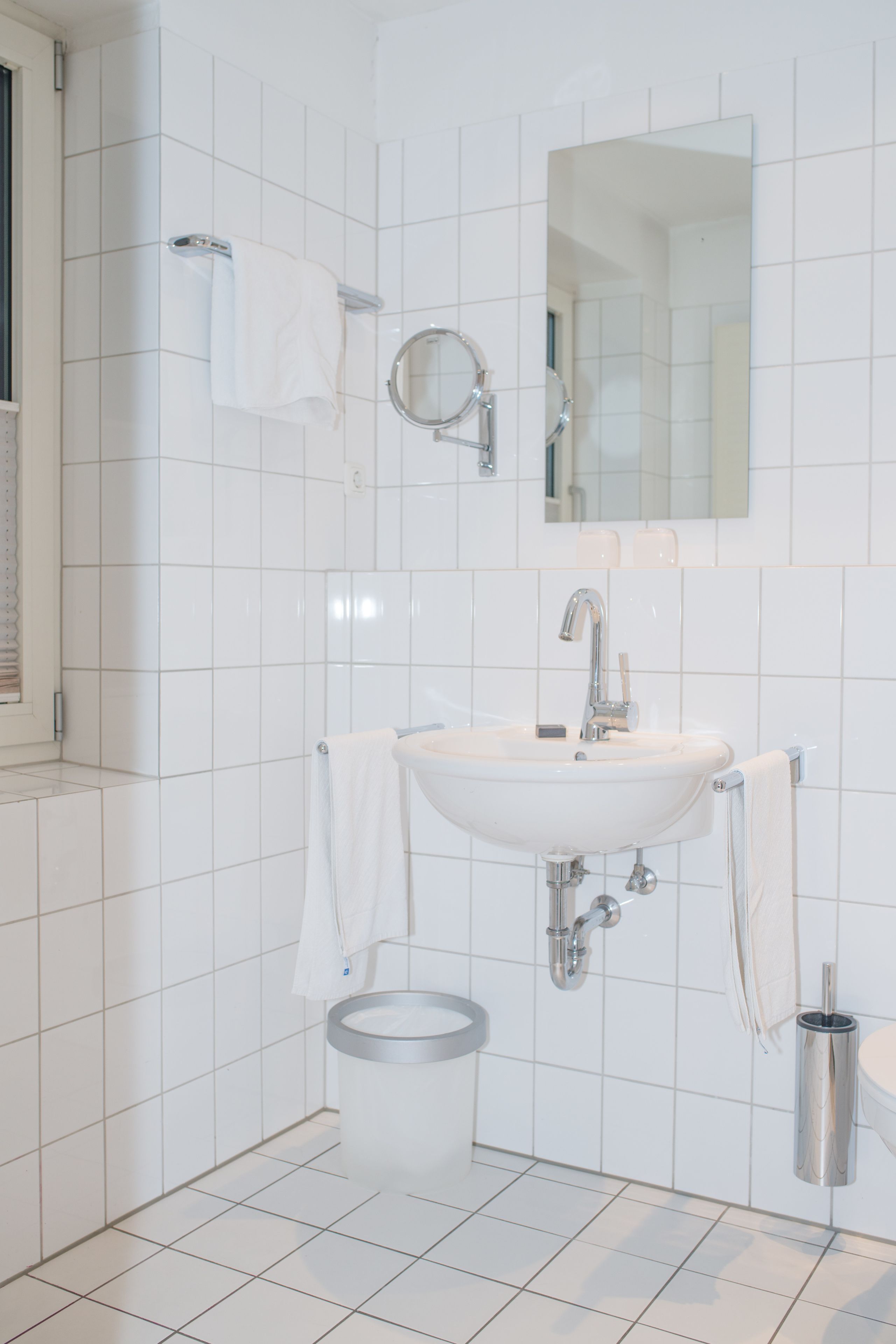 basic double room | bathroom | shower, towels