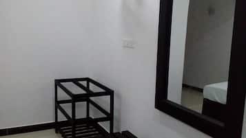 Standard Double Room | Room amenity