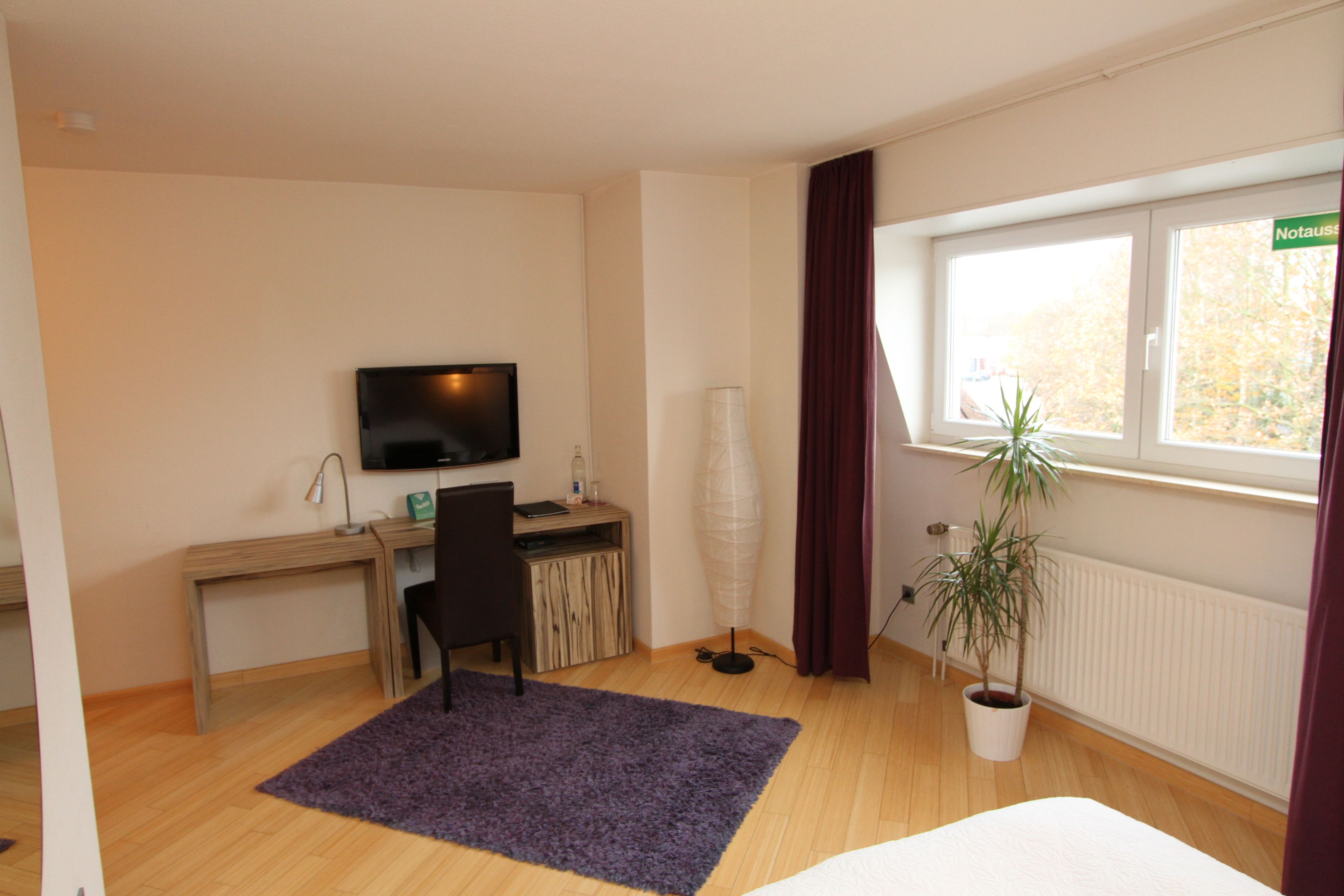 standard single room | room amenity