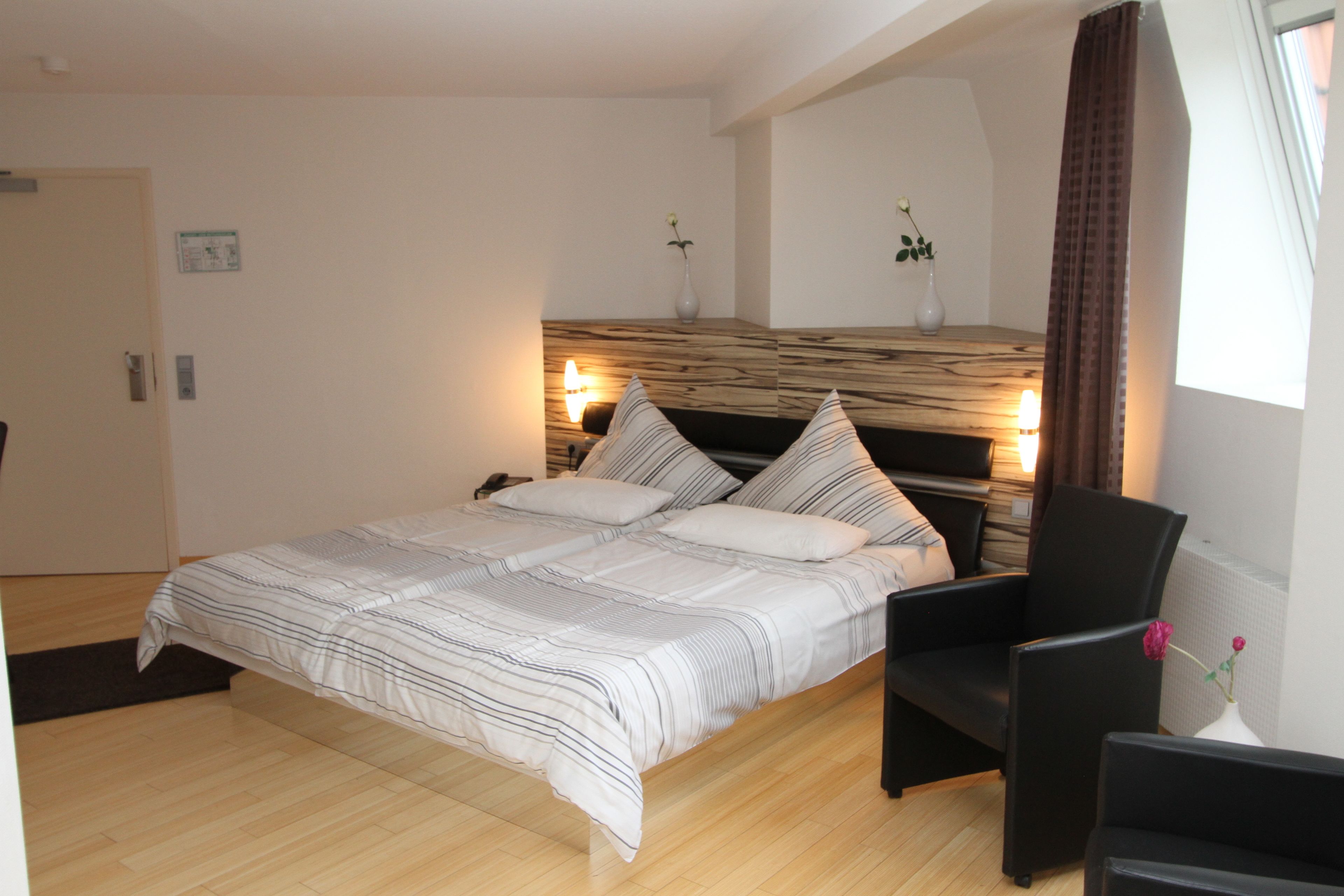 junior suite (waterbed) | room amenity