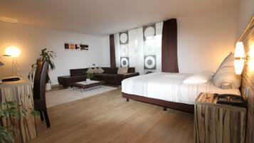 Junior Suite | Minibar, desk, free cots/infant beds, free WiFi