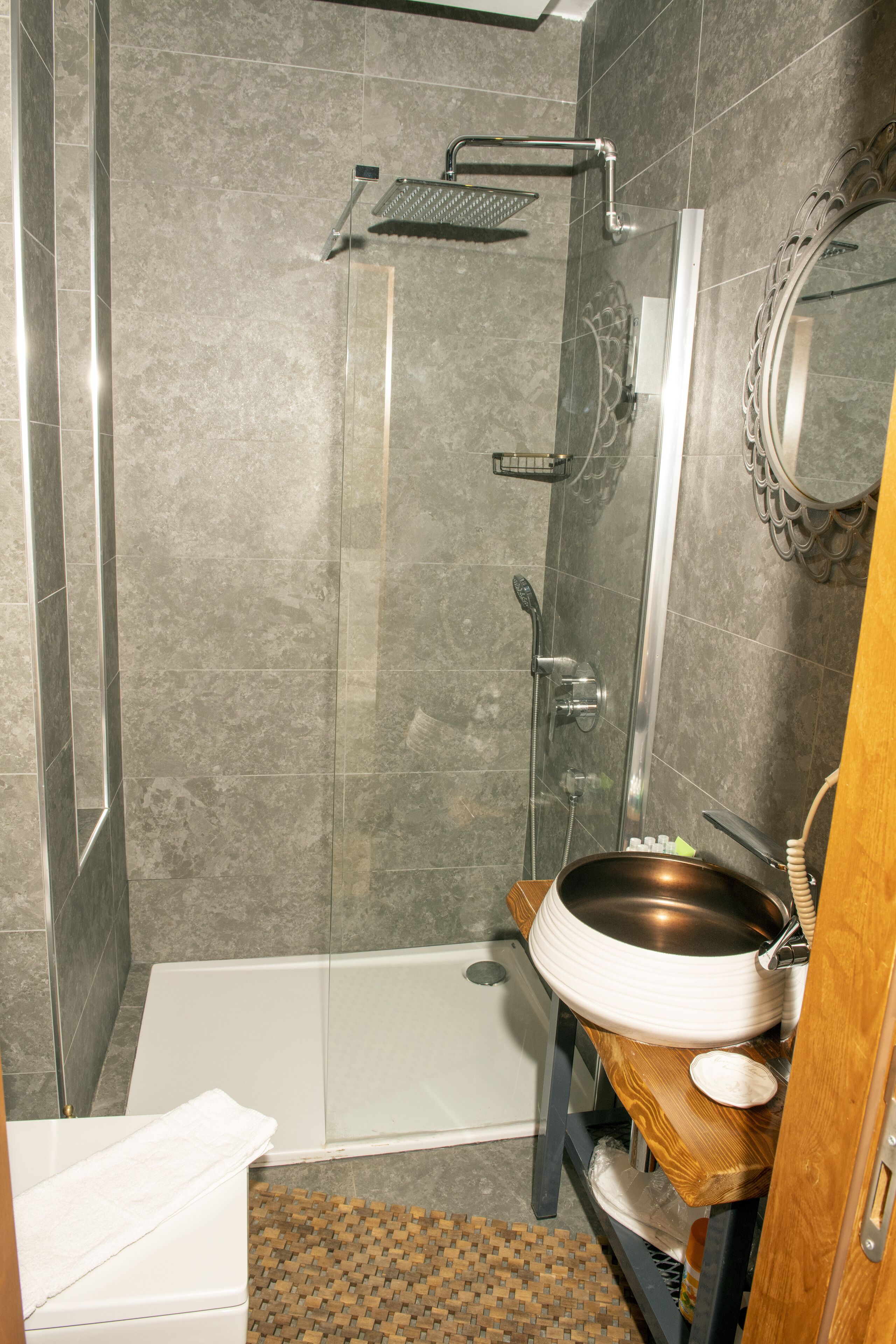 Double Room, Sea View (Incir) | Bathroom | Shower, hydromassage showerhead, free toiletries, hair dryer