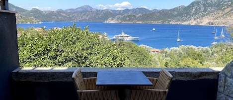 Double or Twin Room | Living area