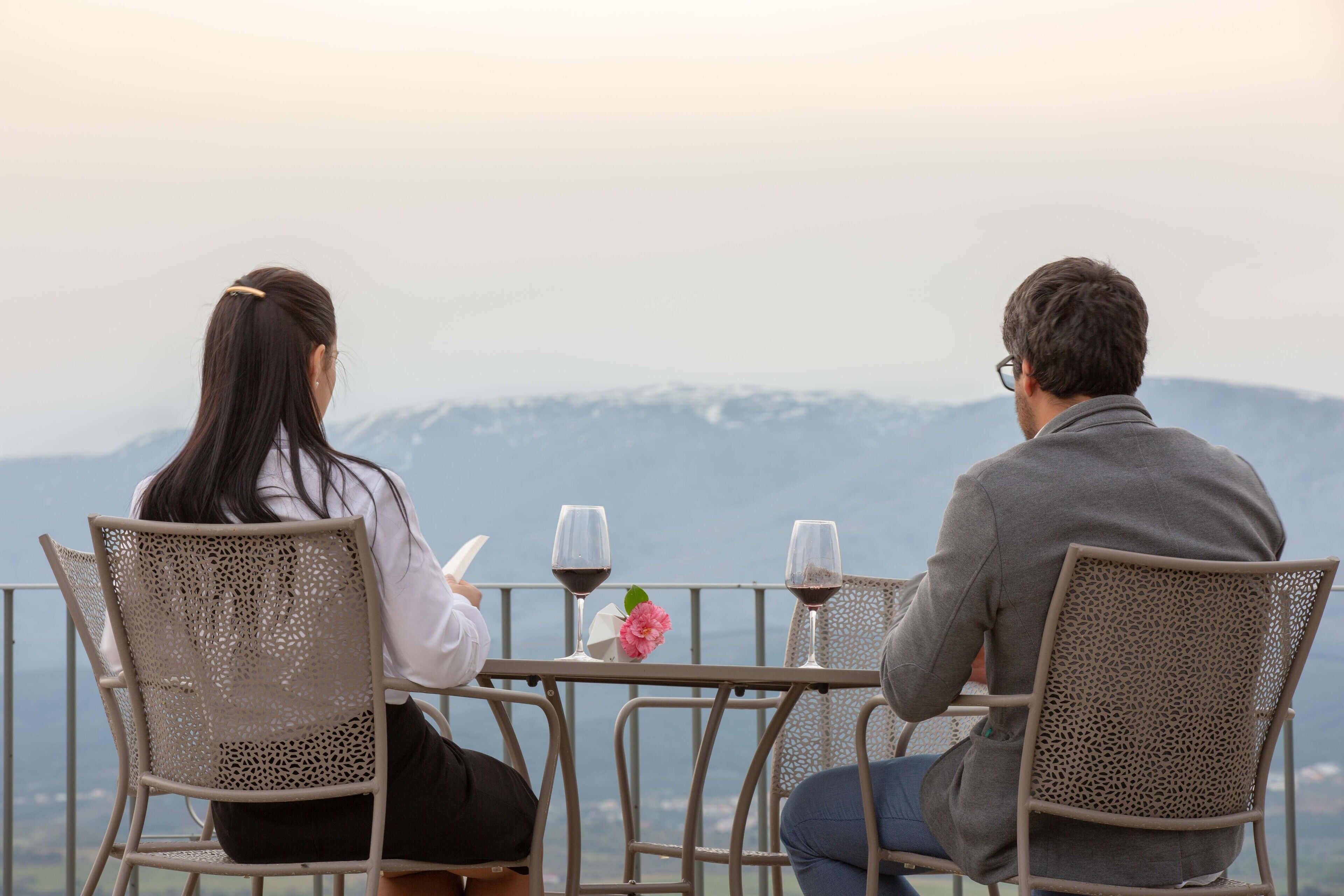 lunch and dinner served