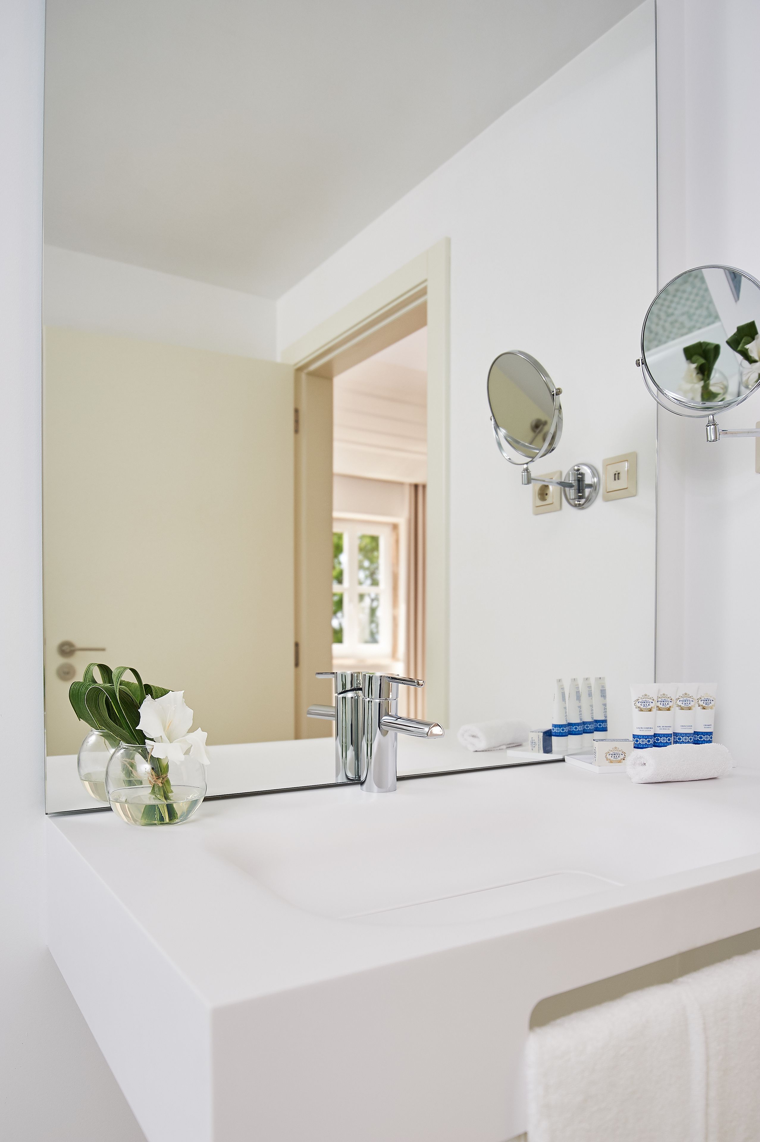 suite king deluxe | bathroom sink