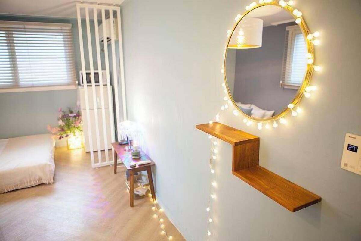 12 Schlafzimmer, Verdunkelungsvorhänge, Bügeleisen/Bügelbrett