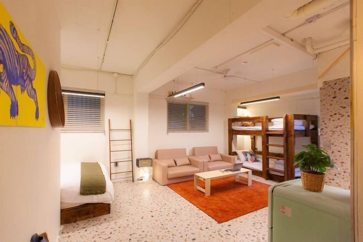 12 Schlafzimmer, Verdunkelungsvorhänge, Bügeleisen/Bügelbrett