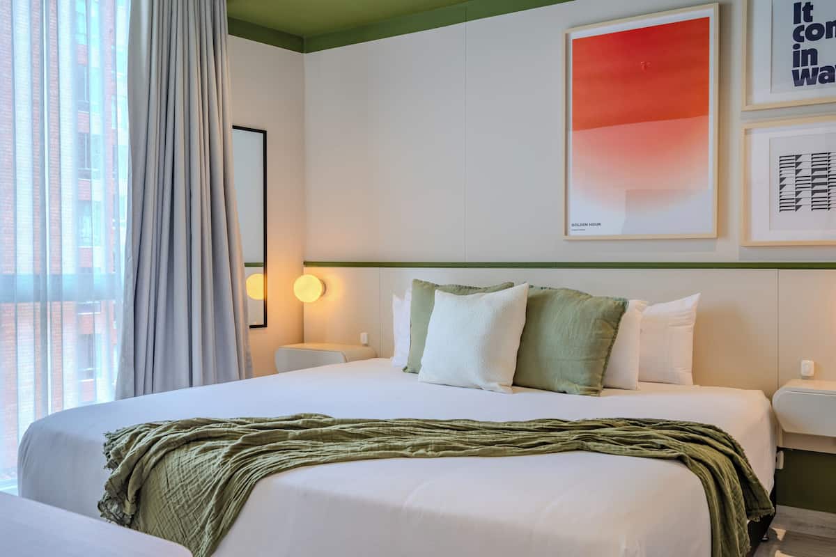 Deluxe Apartment #504 | 1 bedroom, premium bedding, pillow-top beds, in-room safe