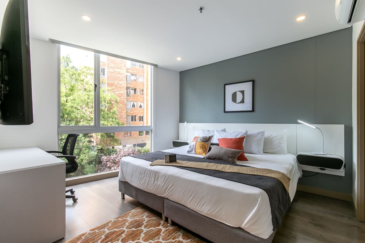Deluxe Apartment #302 | 1 bedroom, premium bedding, pillowtop beds, in-room safe