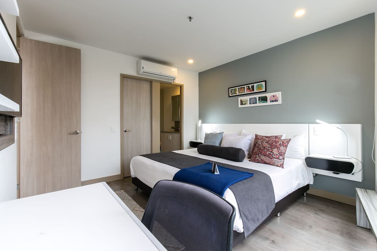 Deluxe Apartment #410 | 1 bedroom, premium bedding, pillowtop beds, in-room safe